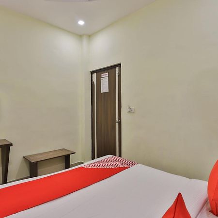 Oyo Flagship 19003 Hotel Rudra Mahal Ahmedabad Bagian luar foto