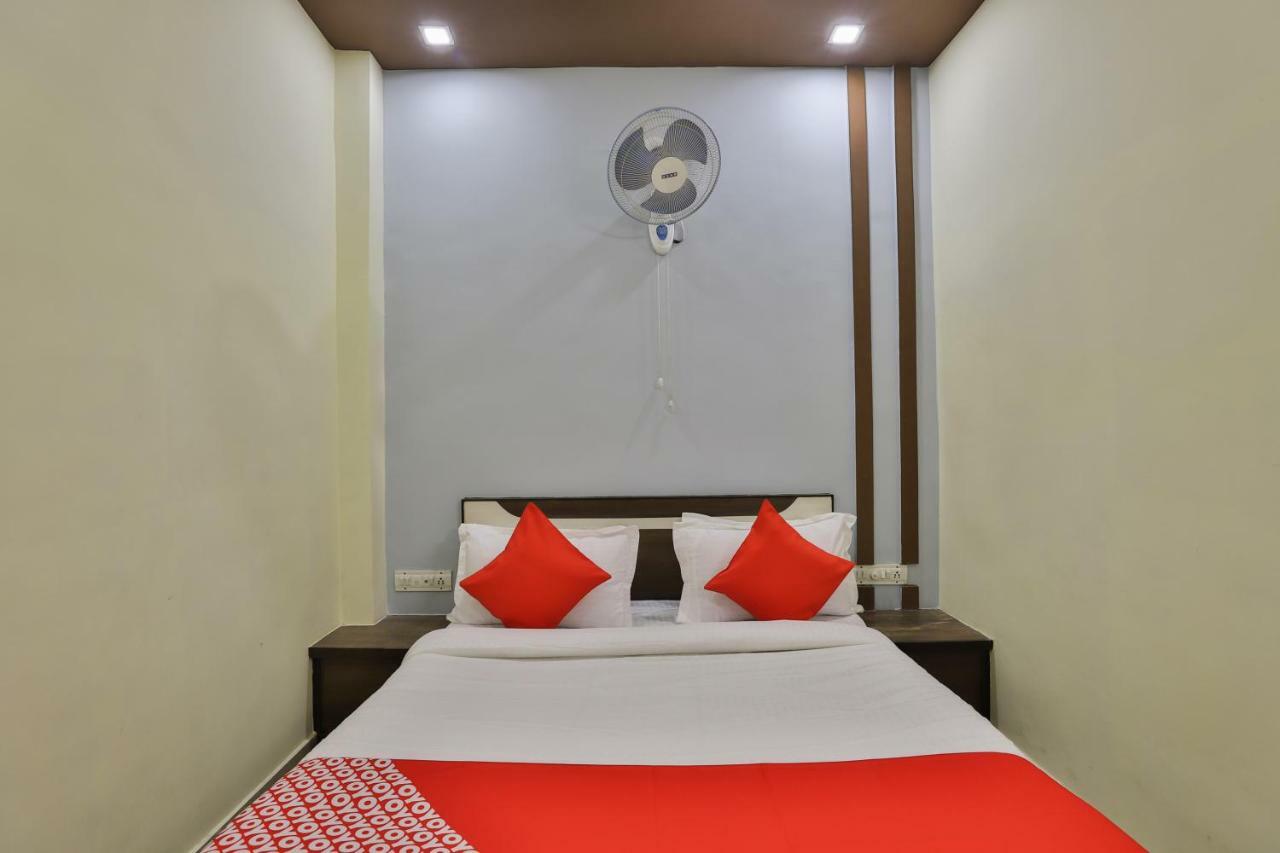 Oyo Flagship 19003 Hotel Rudra Mahal Ahmedabad Bagian luar foto